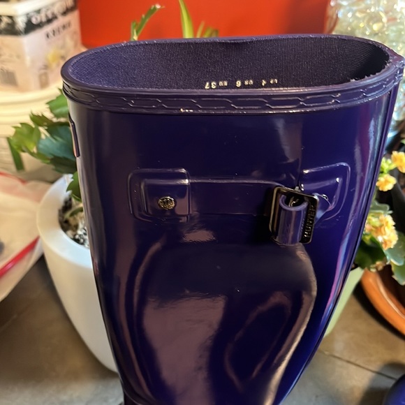 When’s size 7 Hunter boot - Picture 3 of 4